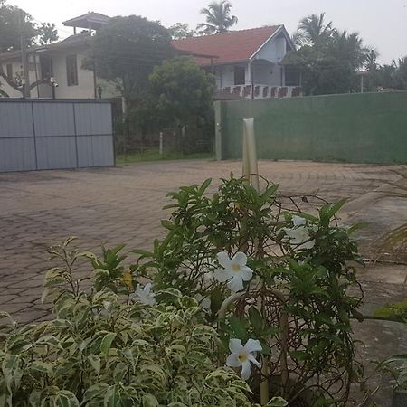 Ronny Cottage Negombo Luaran gambar